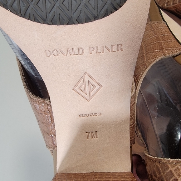 Donald Pliner Pasha Slingback Sandal Heels Croc Embossed Leather Size 7 - Picture 12 of 17